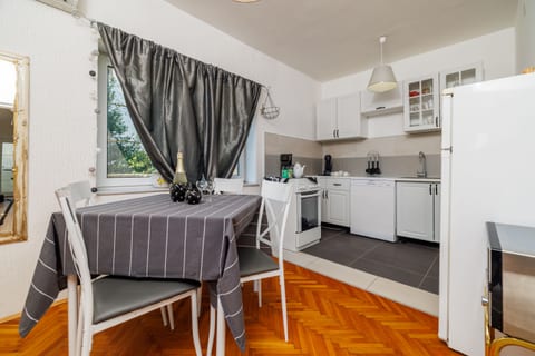 Apartment Mare - Unit 377019-13