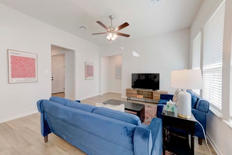 Specious 4 Bedroom Home in Troy