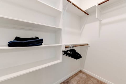 Spacious East Temple 5-Bed House