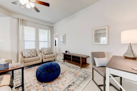 Spacious East Temple 5-Bed House