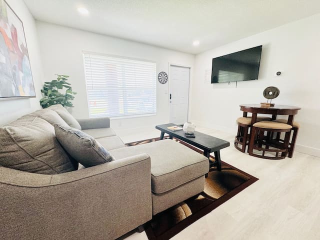 Cozy and Peaceful 1BR/1BA; Pool; Near Beach - Wilton Manors