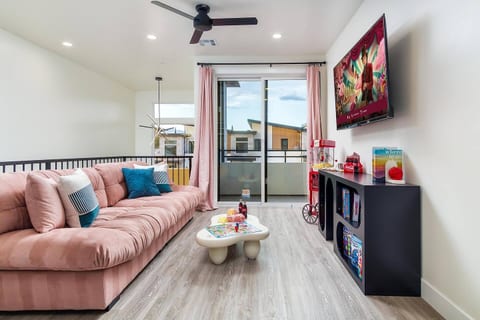 Zion’s Sugar Rush Stay – HOT TUB! & Sleeps 26