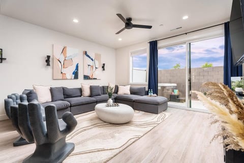 Elegant Retreat Near Zion – Spacious & Luxurious