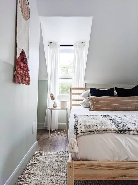 Downtown Picton 2 Bed - Dog Friendly, Scandi Suite