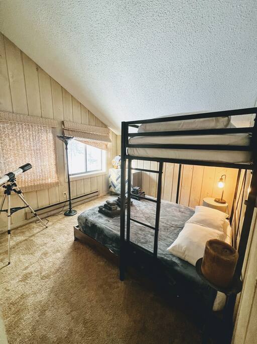 6BD 3BA | Mount Snow VT | Ski-Back Trail | Shuttle