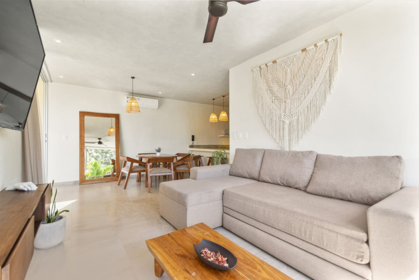 aruna-201-by-luwii-stays/