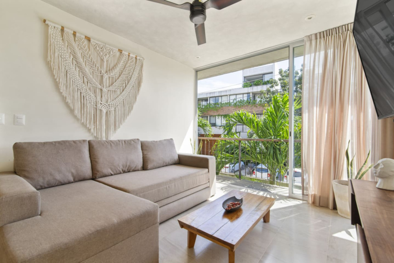 aruna-201-by-luwii-stays/