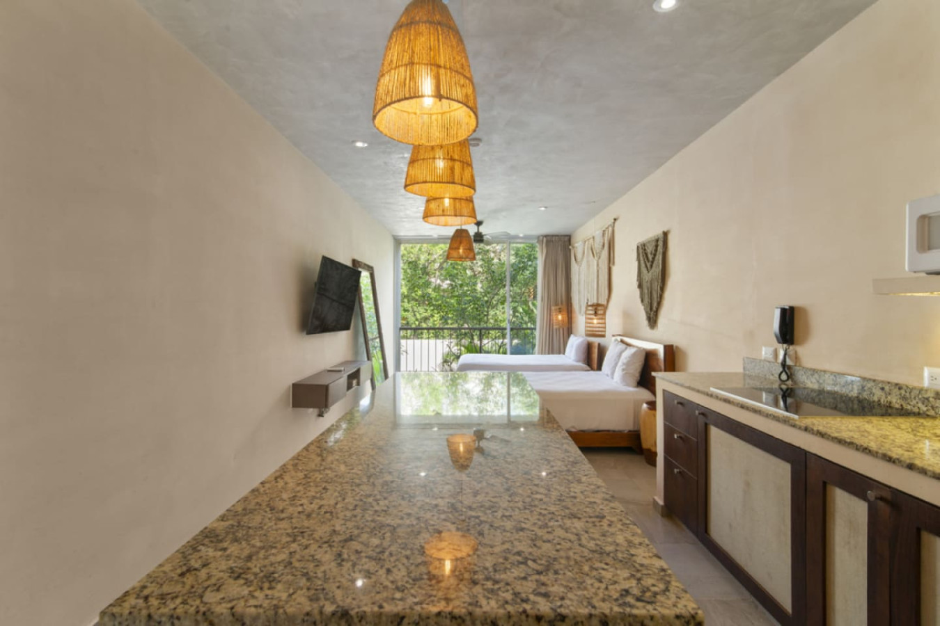 aruna-205-by-luwii-stays/