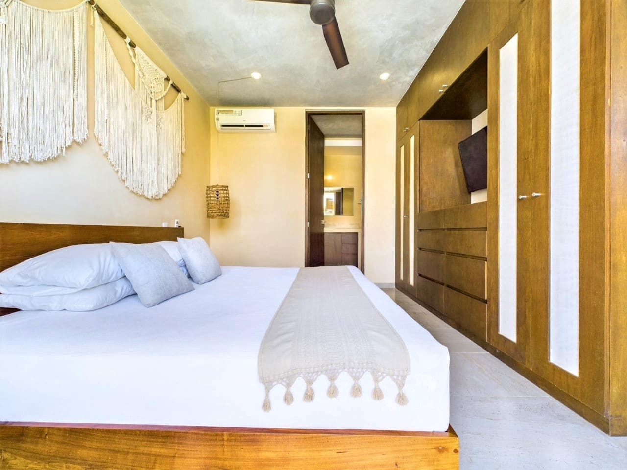 aruna-303-by-luwii-stays/