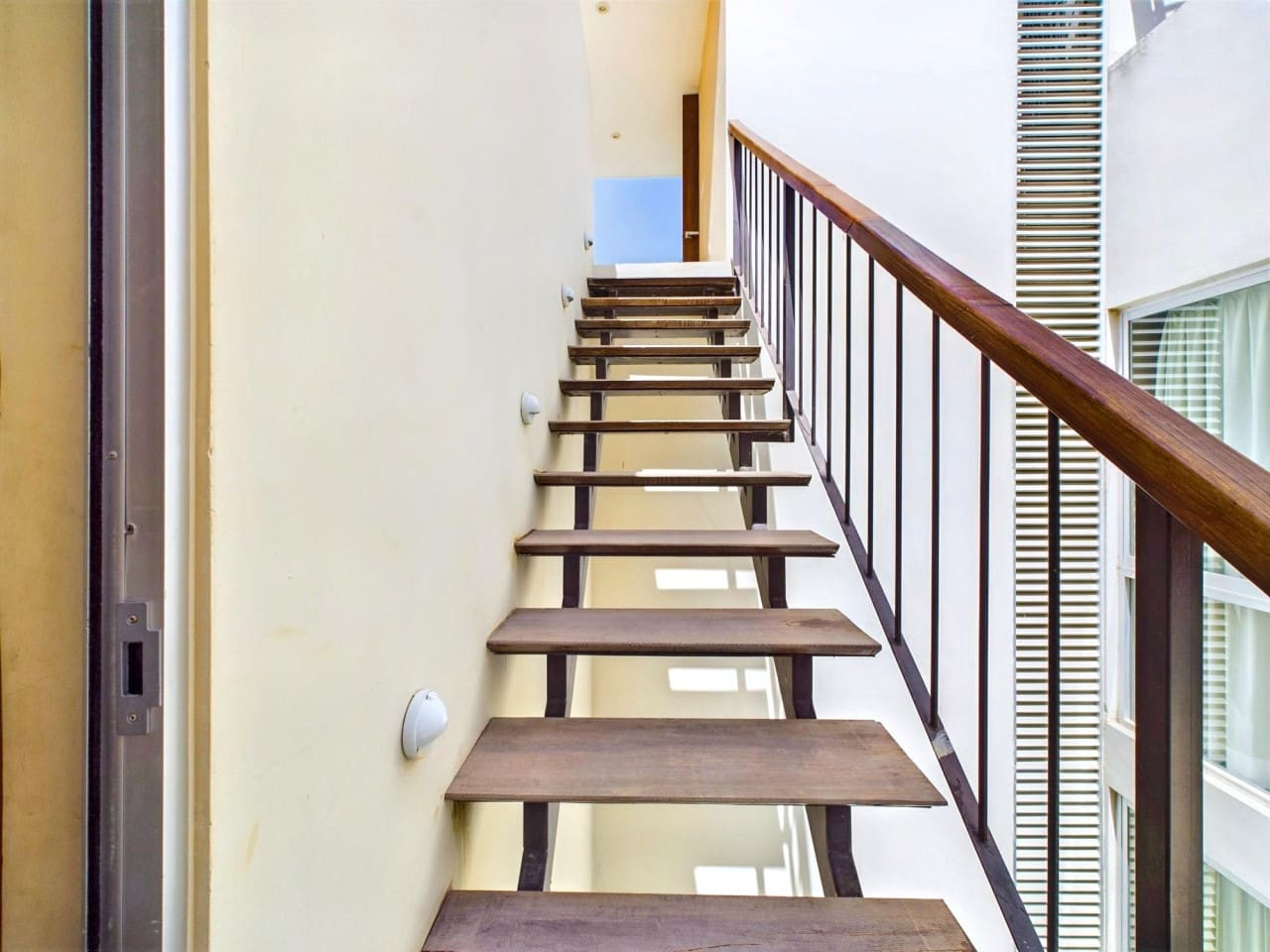 aruna-303-by-luwii-stays/