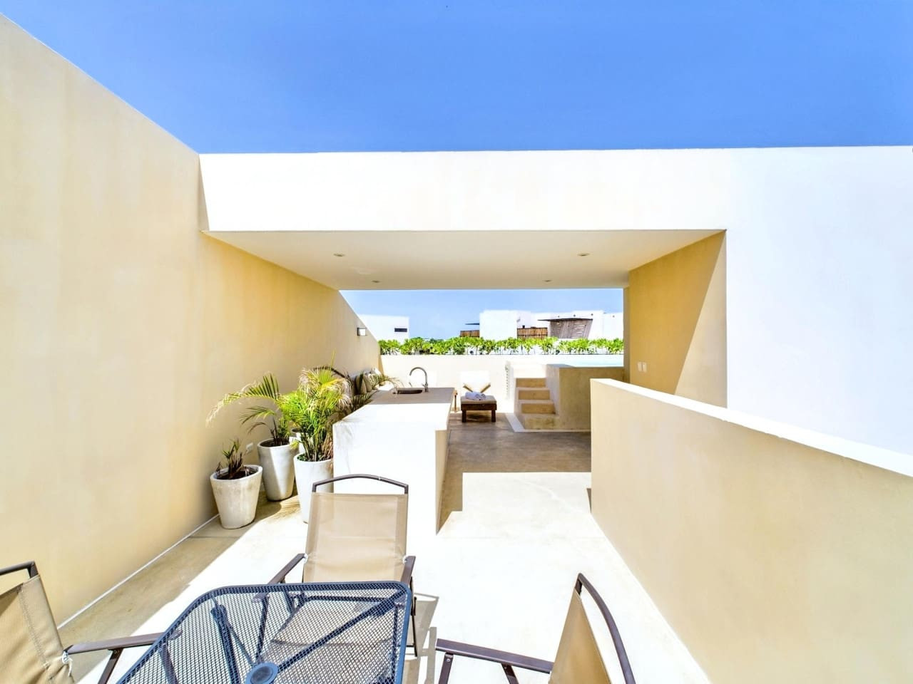 aruna-303-by-luwii-stays/