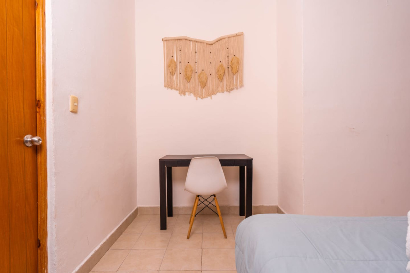 lovely-1br-penthouse-or-private-pool-and-fast-wi-fi/