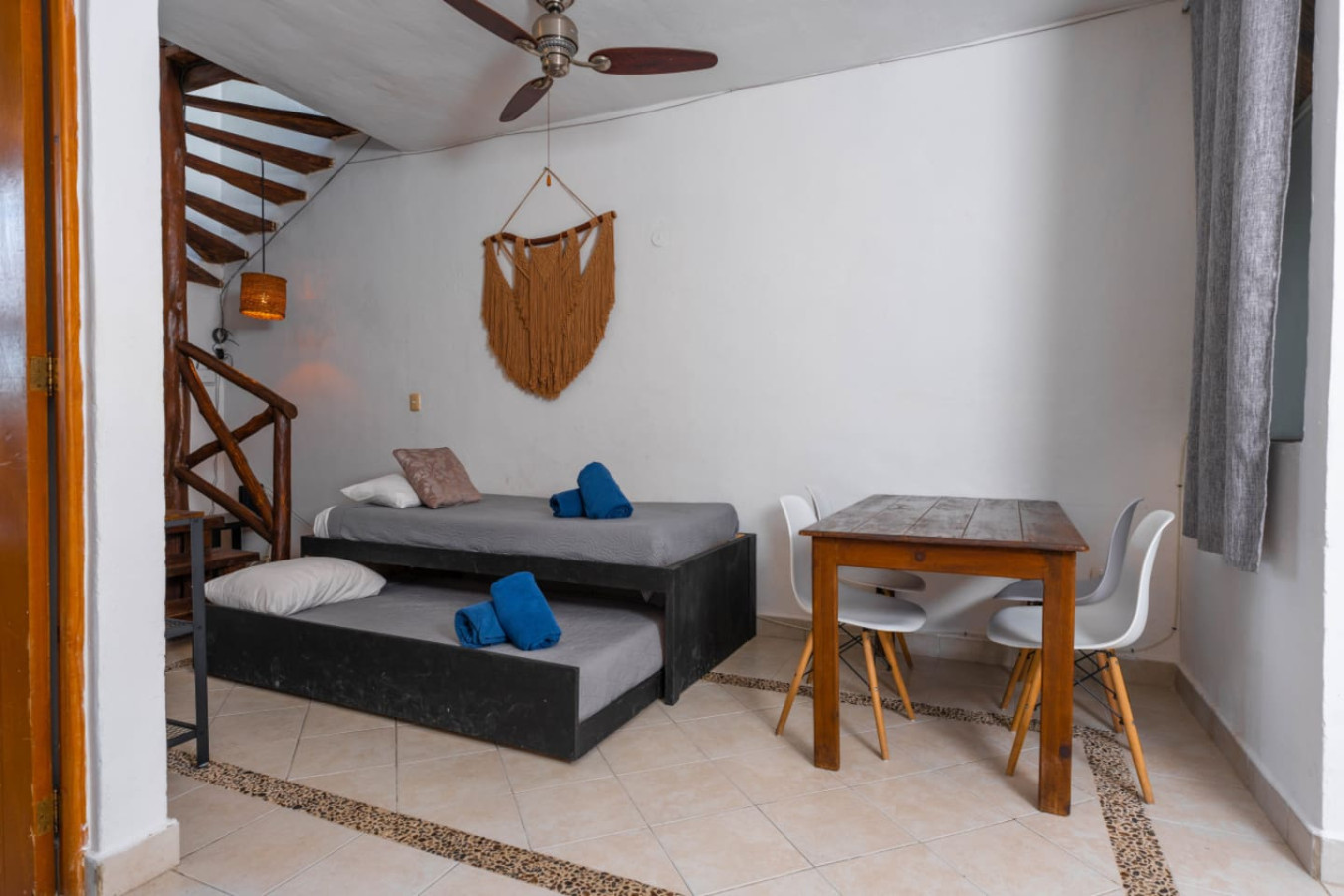 lovely-1br-penthouse-or-private-pool-and-fast-wi-fi/