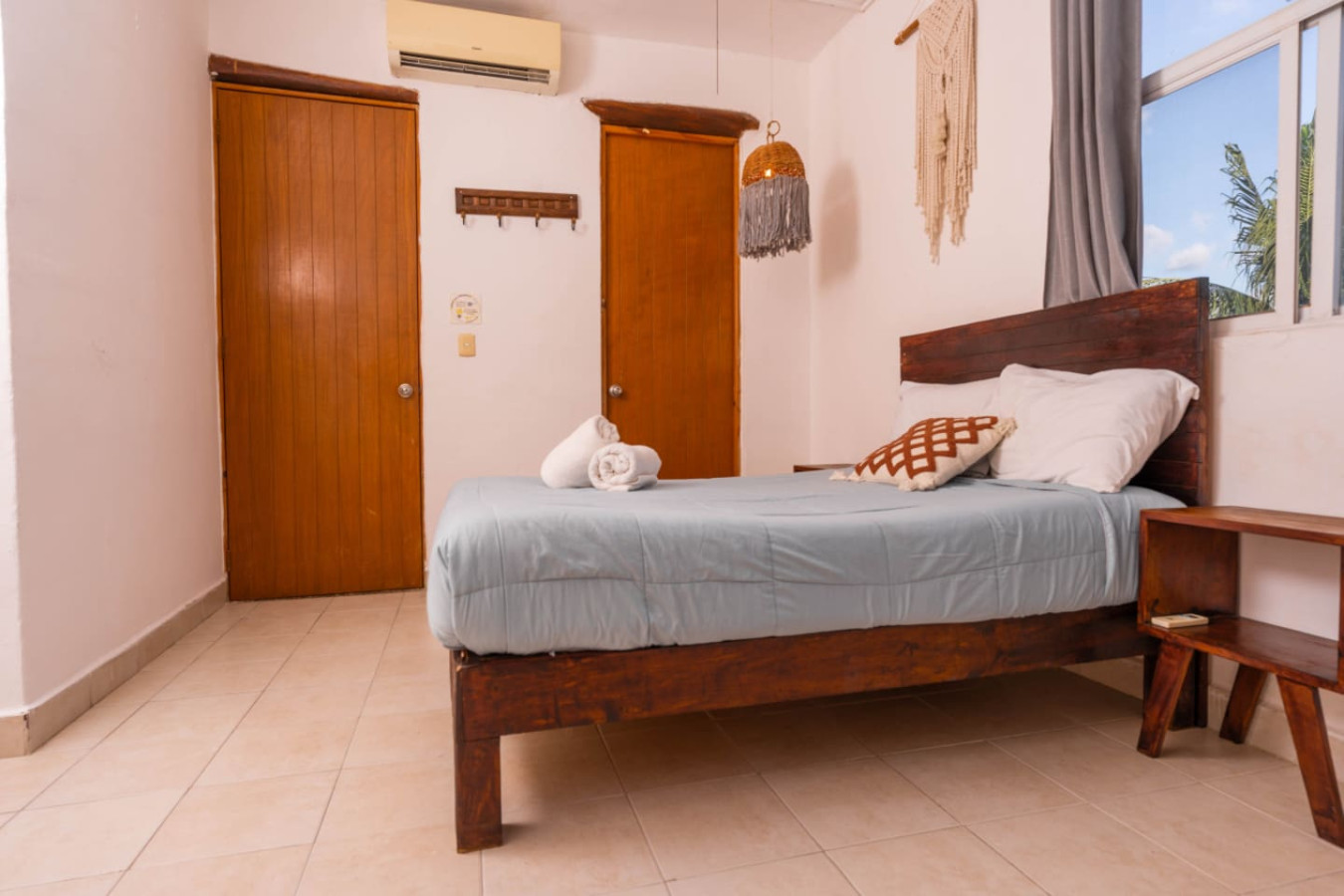 lovely-1br-penthouse-or-private-pool-and-fast-wi-fi/