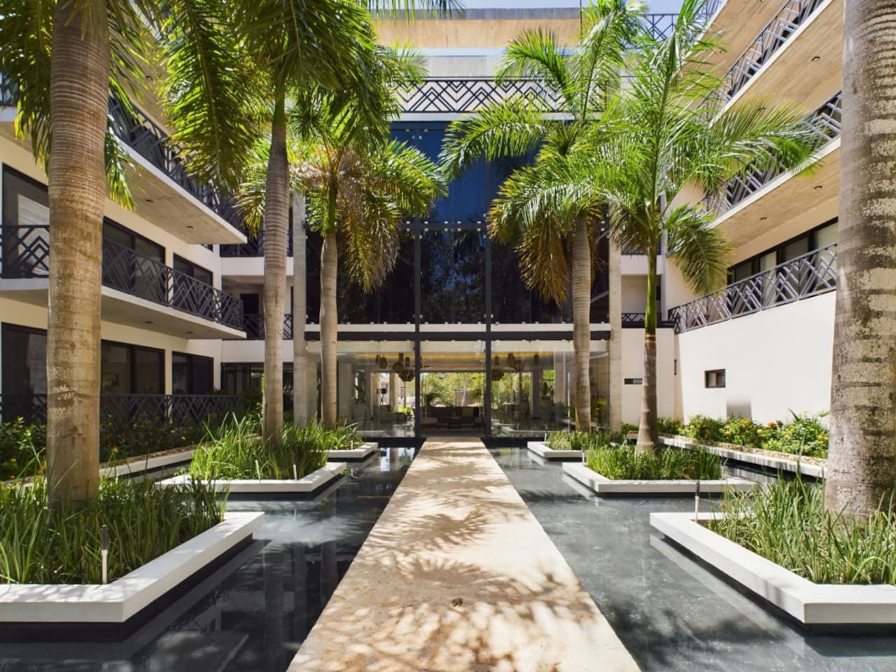 palais-k201-by-luwii-stays/