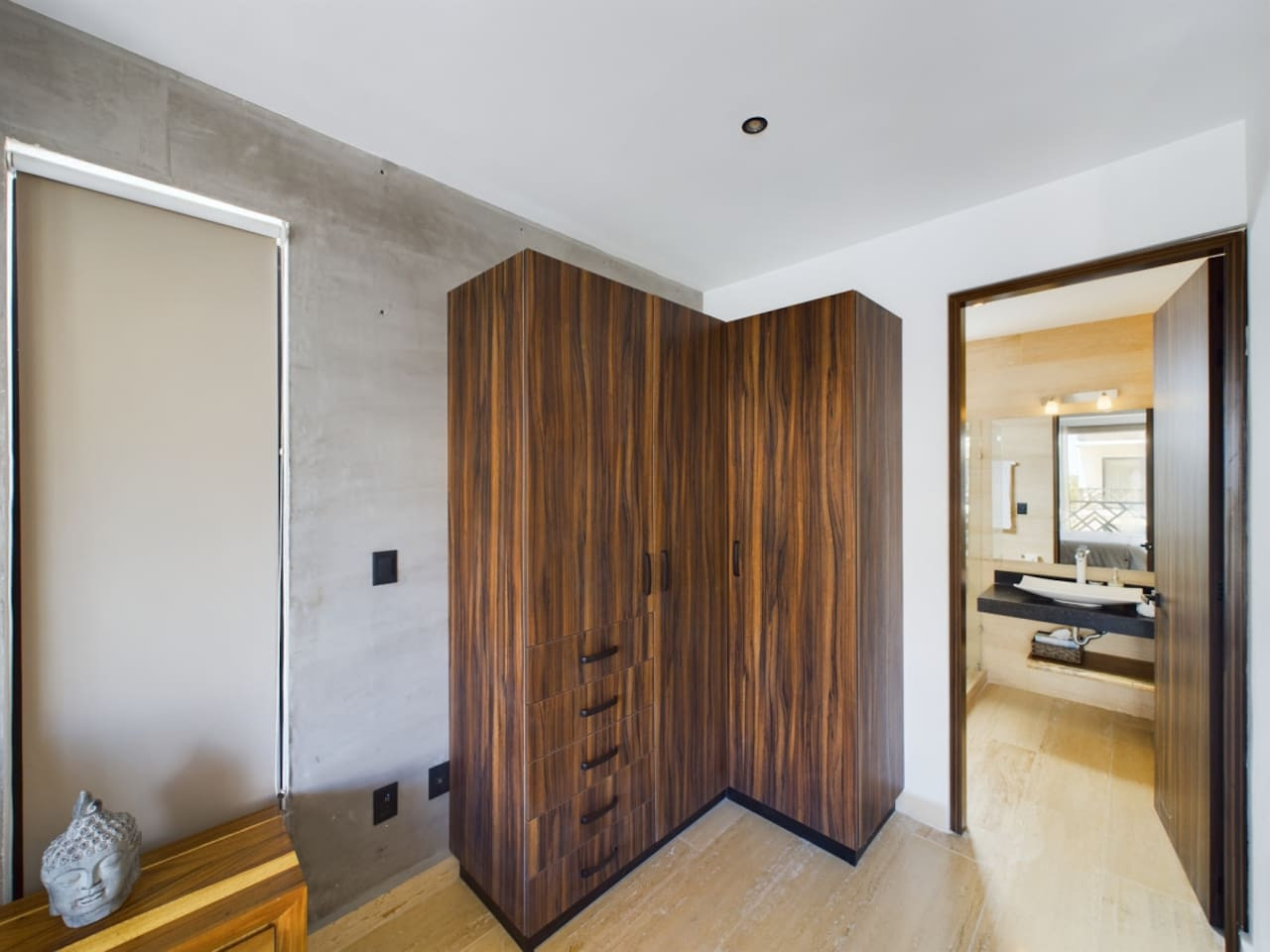 palais-q405-by-luwii-stays/