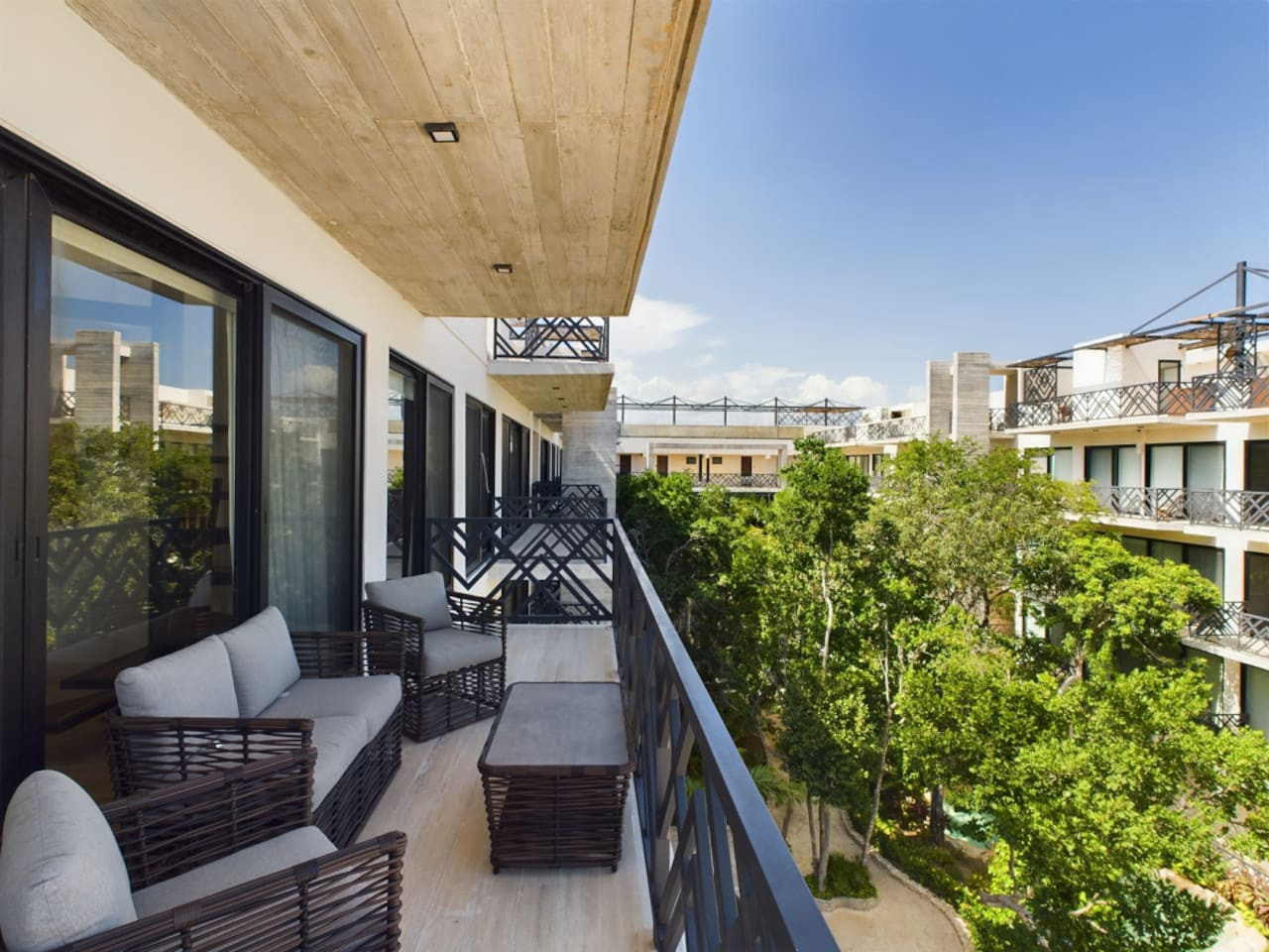 palais-q405-by-luwii-stays/