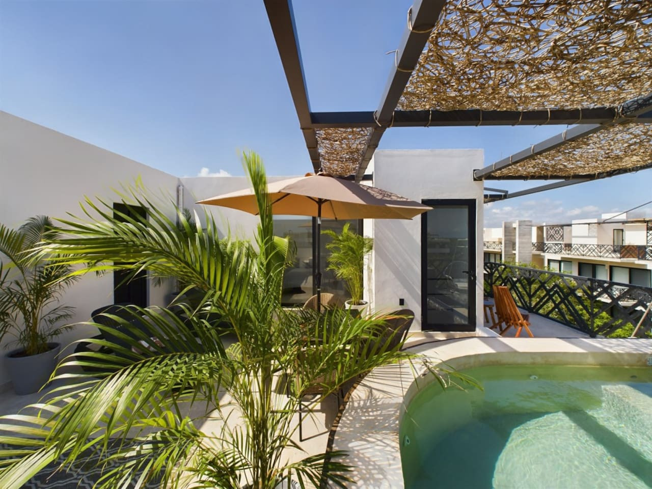 palais-q405-by-luwii-stays/