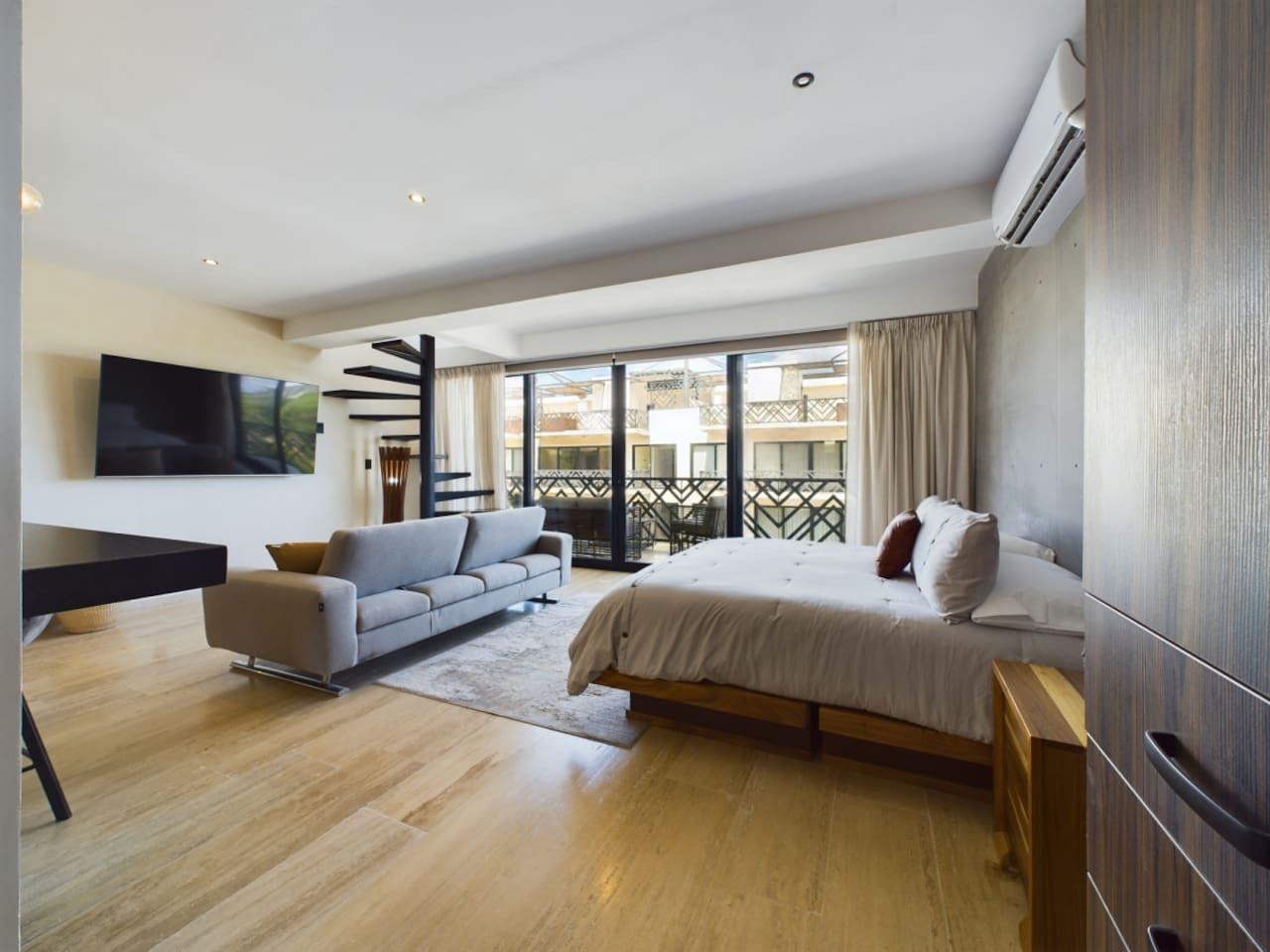 palais-q405-by-luwii-stays/