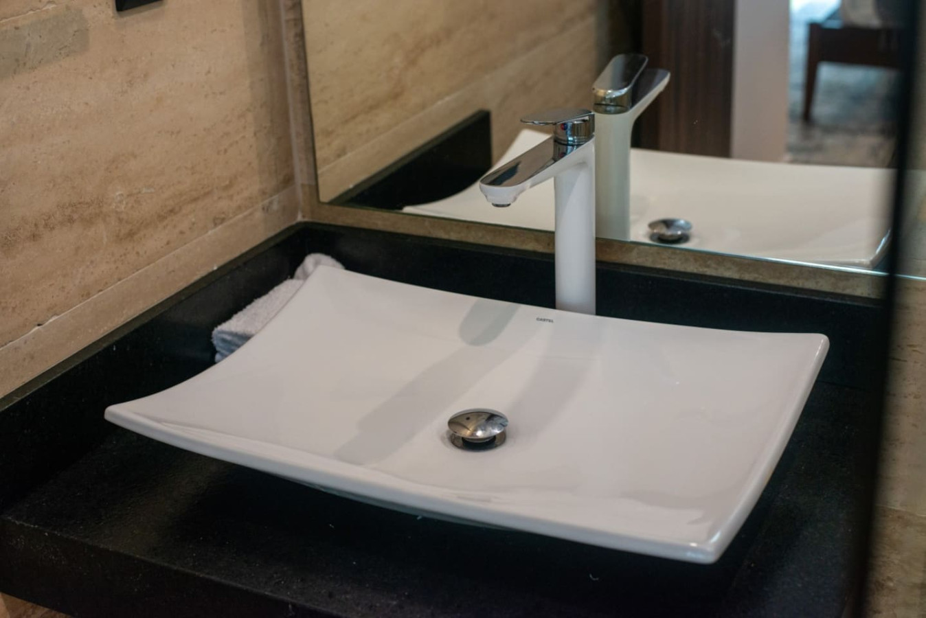 palais-q102-by-luwii-stays/