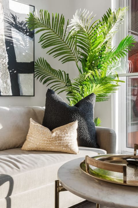 Stylish Close To Downtown Vancouver - 2beds