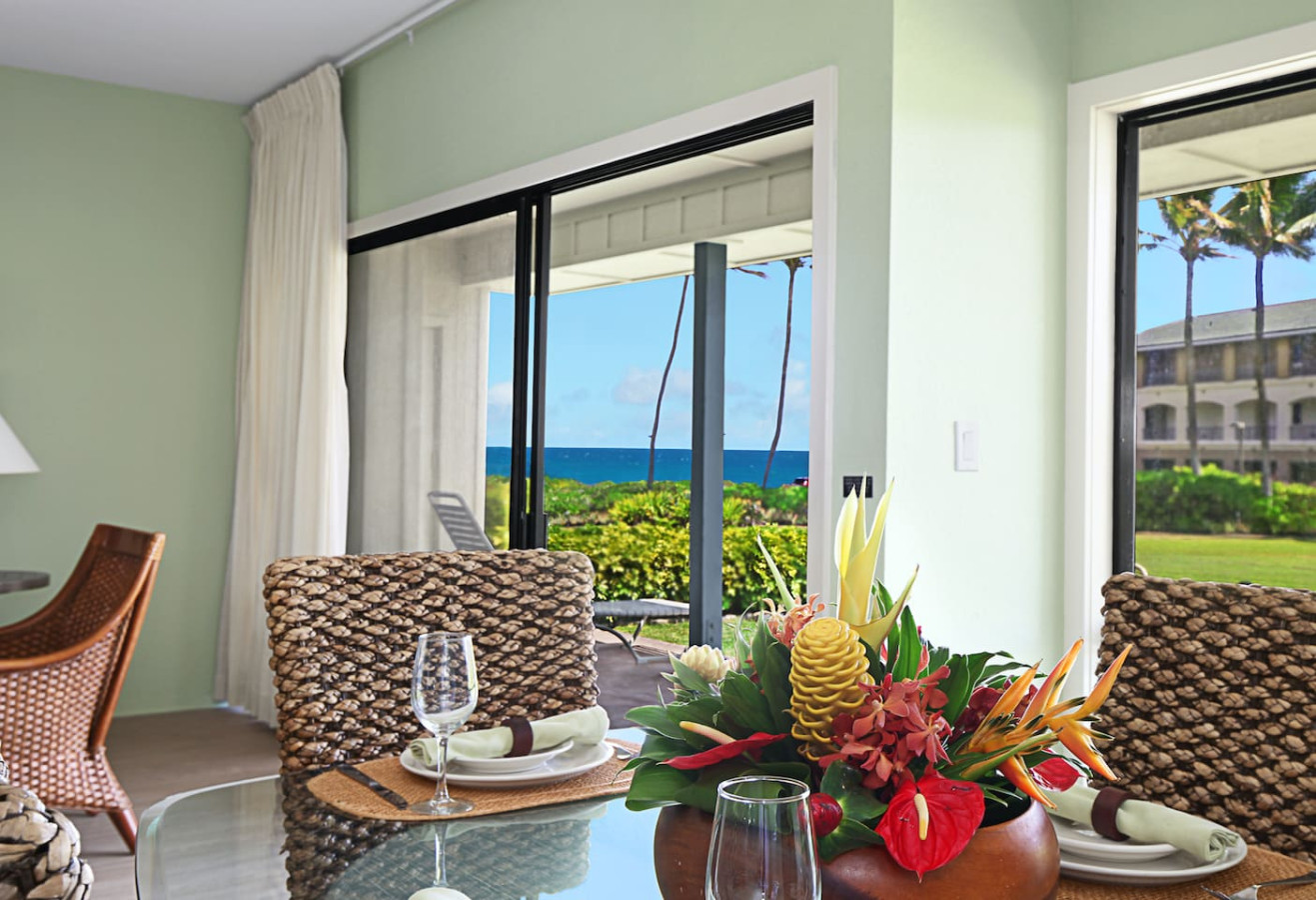 Short walktoBeach,PartialOceanView,PerfectLocation