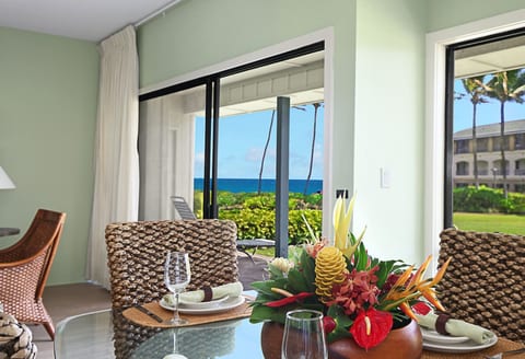 Short walktoBeach,PartialOceanView,PerfectLocation