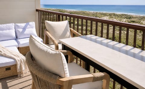 SALT AIR|DIRECT OCEANFRONT..LUXURY BALCONY