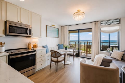 Direct Oceanfront..boutique style villa