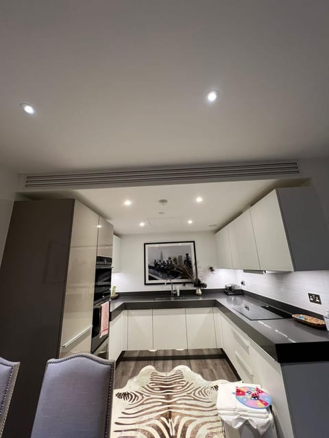 2 Bed / 2 bathroom East London close to the city