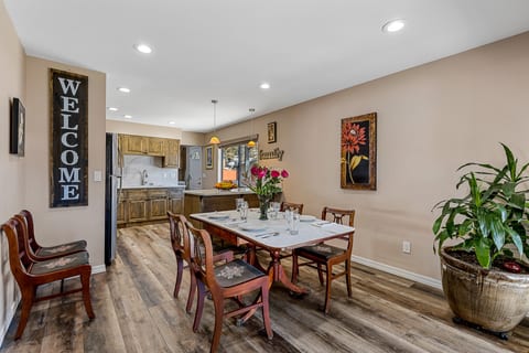 The Pima House, 4 BR Home in Flagstaff