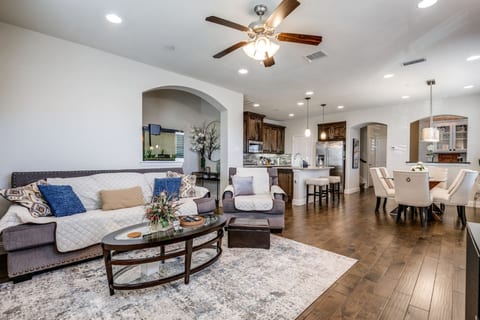 Modern 3 Bedroom N Carrolton