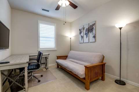 Modern 3 Bedroom N Carrolton