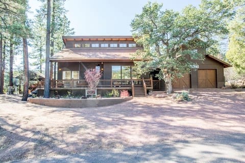 Dancing Bear Lodge; Pine, AZ