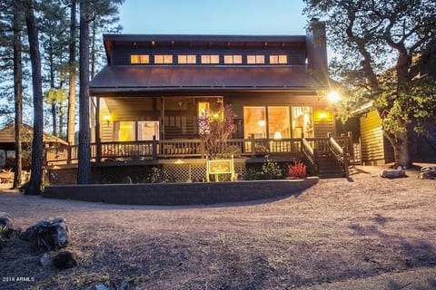 Dancing Bear Lodge; Pine, AZ