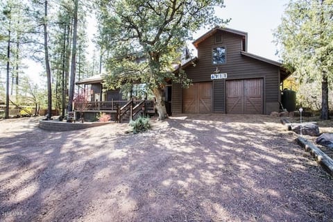 Dancing Bear Lodge; Pine, AZ
