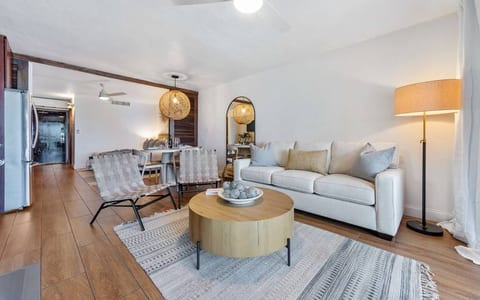 2025 Renovated • On Sapphire Beach • King Bed