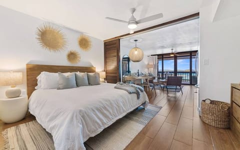 2025 Renovated • On Sapphire Beach • King Bed