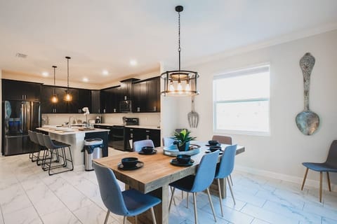 Beauty 6BR Vacation Home w/ South Pool, Spa & more