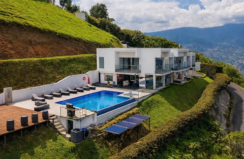Nomad Finca
