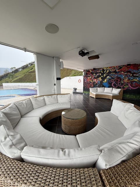 Nomad Finca