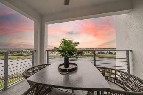 Beautiful 2BR Condo with Great Views on Resort