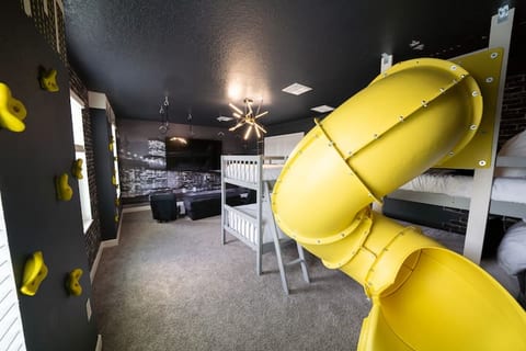 Dream Vacation Home with Lake View, Pool & more