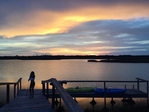 Peaceful Waterfront Home, Daily Sunset, Dock
