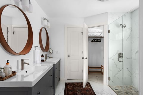 Enjoy a peaceful and private space to start or end your day. 🌙🛁