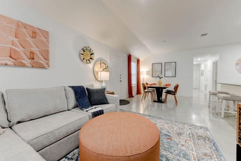 Specious 6 Bedroom House