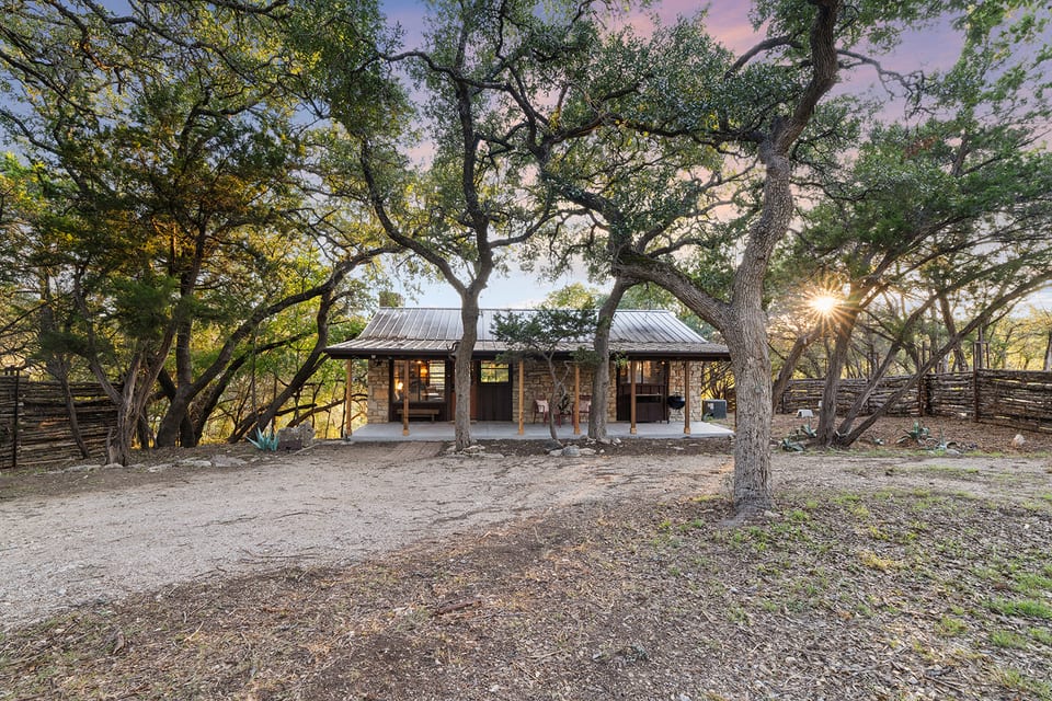Hideout Cabin - Wimberley