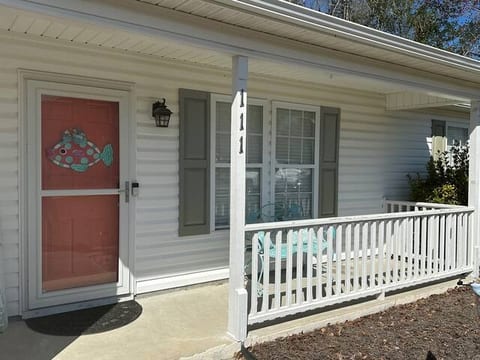 Beach Cottage Getaway 