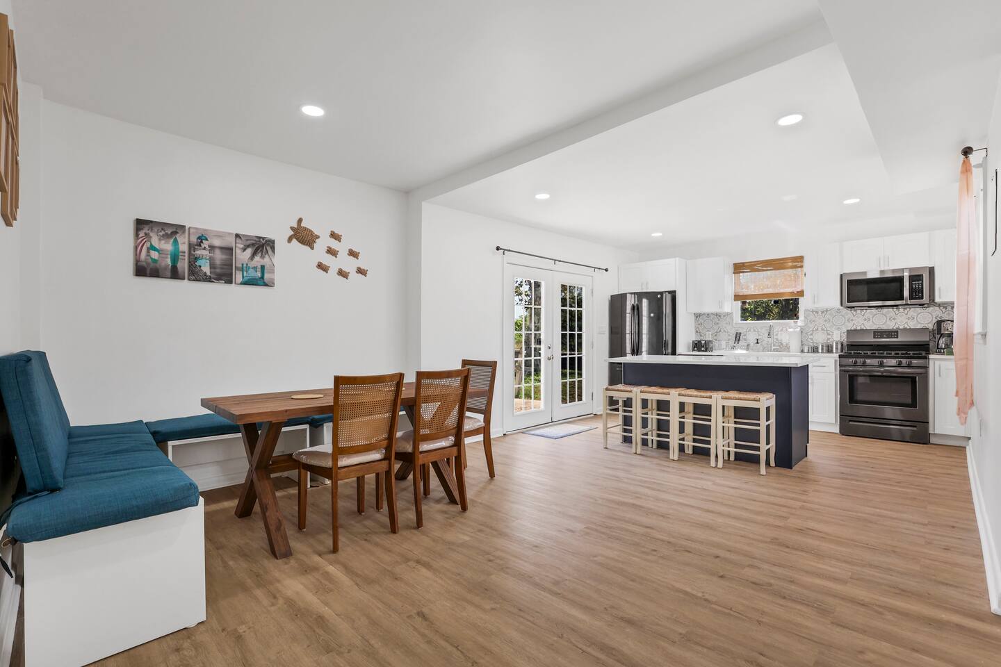 Beach house - 3BR Beach Gem - 30ft to Sand & Walk to Amusement Park