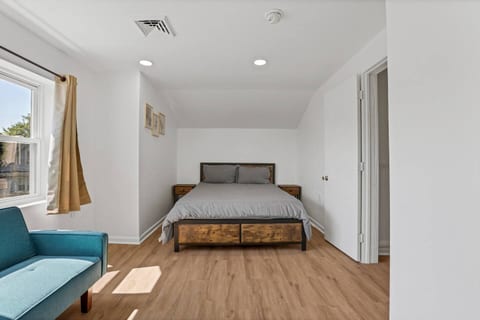 Bedroom 2 - queen size bed